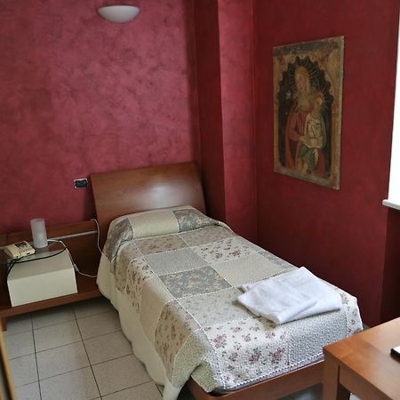 Albergo Giardinetto 스칸조로씨아테 외부 사진