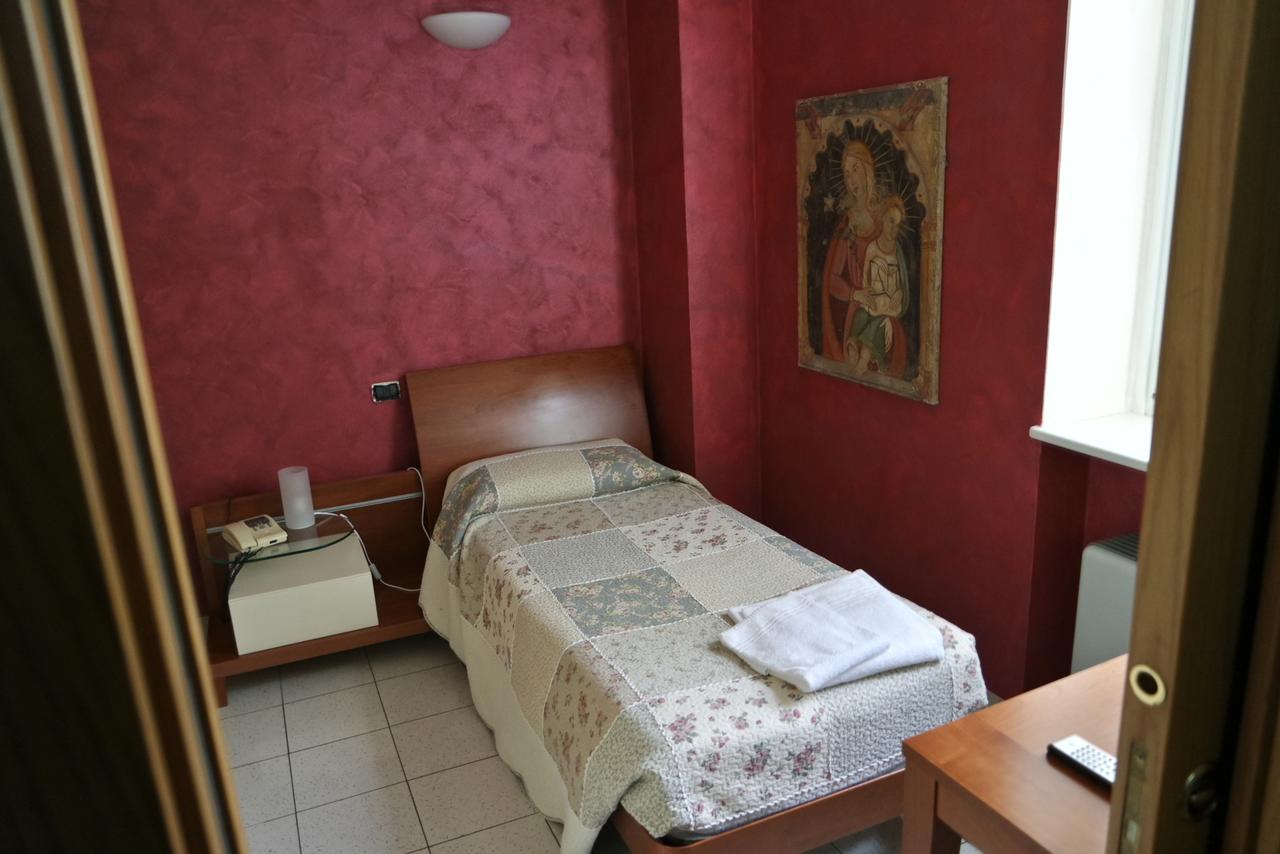 Albergo Giardinetto 스칸조로씨아테 외부 사진