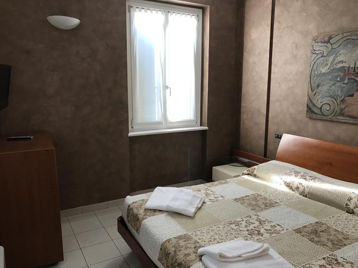 Albergo Giardinetto 스칸조로씨아테 외부 사진